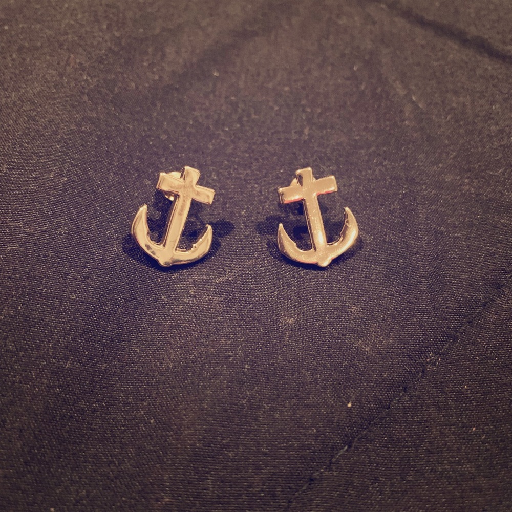 Gold anchor studs